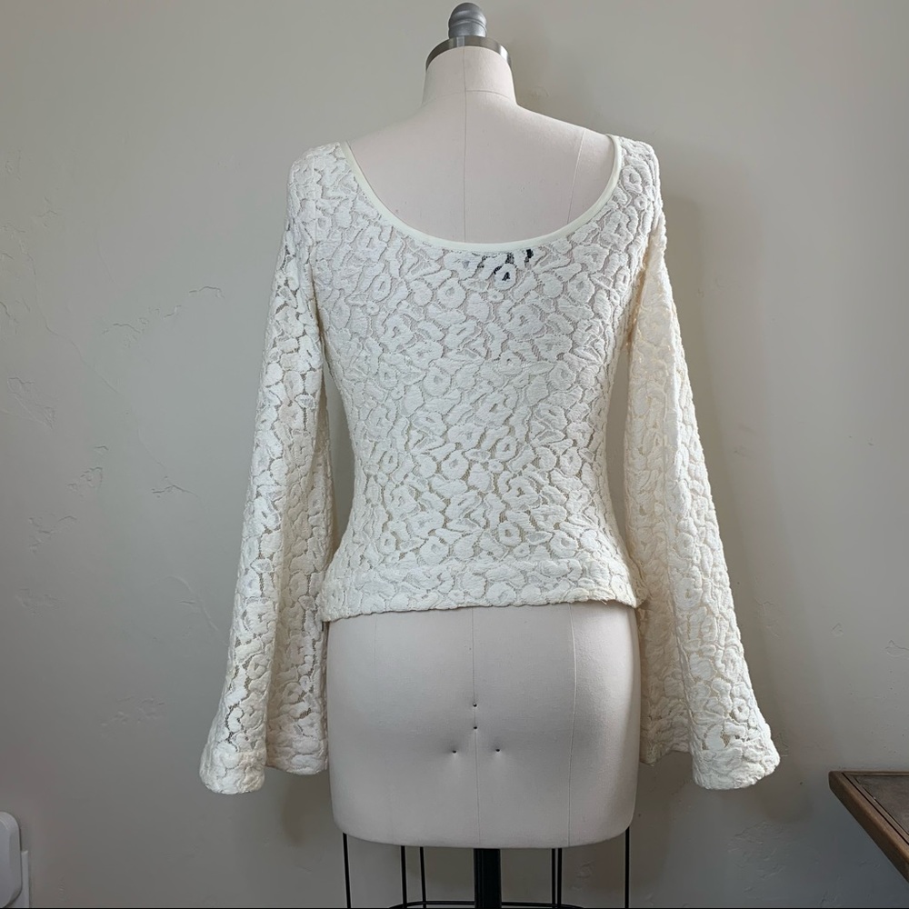Elizabeth and James Ivory Lace Bell Sleeved Top - Picture 4 of 6